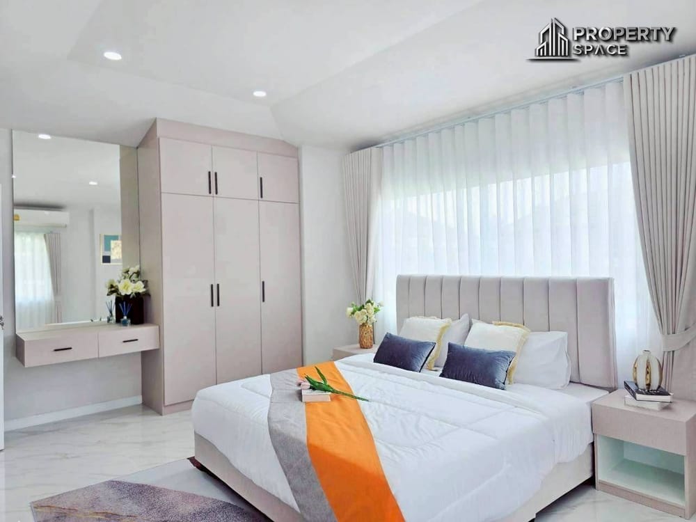Luxurious 4-Bedroom Pool Villa With Stylish Interiors In East Pattaya For Sale Image 17
