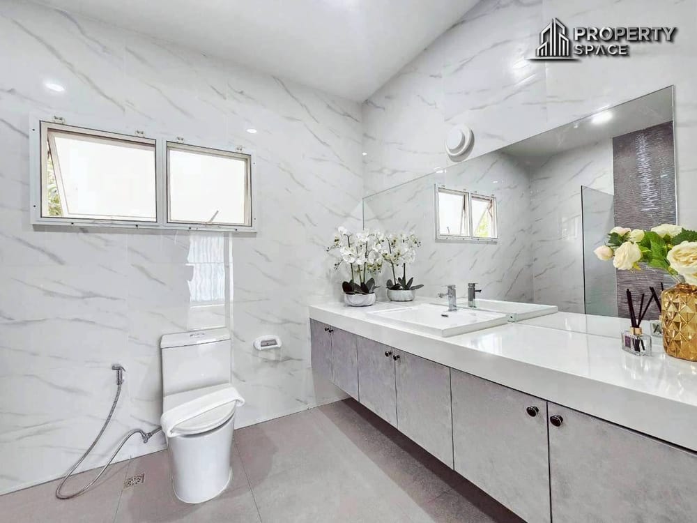 Luxurious 4-Bedroom Pool Villa With Stylish Interiors In East Pattaya For Sale Image 19