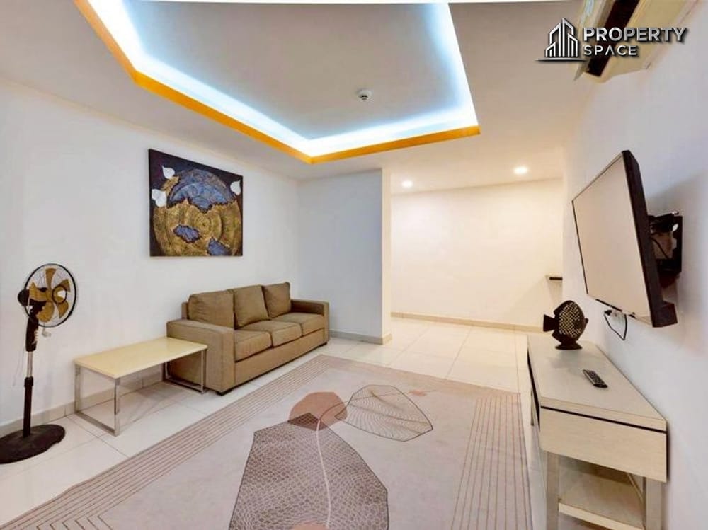 Foreign Quota Spacious 1-Bedroom Condo in C-View Residence Pattaya For Sale Image 3