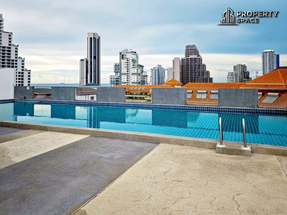 Foreign Quota Spacious 1-Bedroom Condo in C-View Residence Pattaya For Sale Image 1