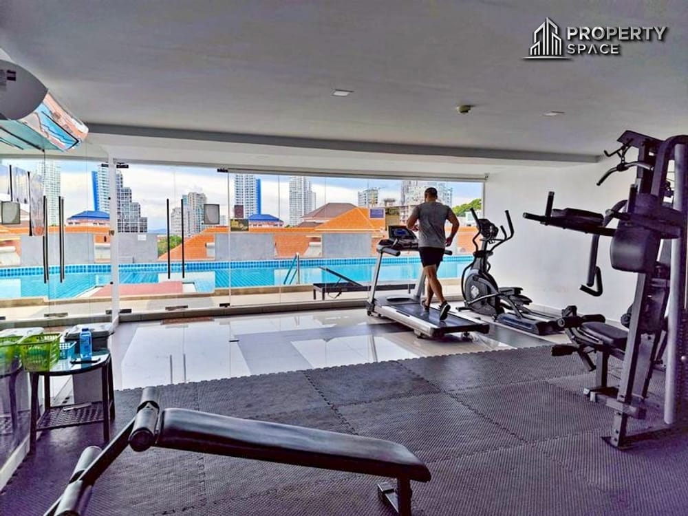 Foreign Quota Spacious 1-Bedroom Condo in C-View Residence Pattaya For Sale Image 10