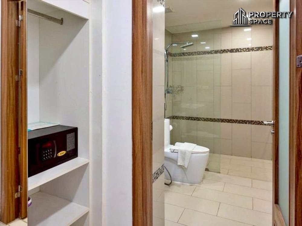 Foreign Quota Spacious 1-Bedroom Condo in C-View Residence Pattaya For Sale Image 8