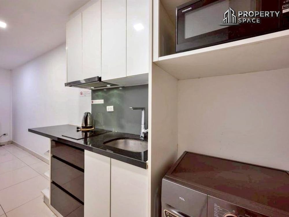 Foreign Quota Spacious 1-Bedroom Condo in C-View Residence Pattaya For Sale Image 9