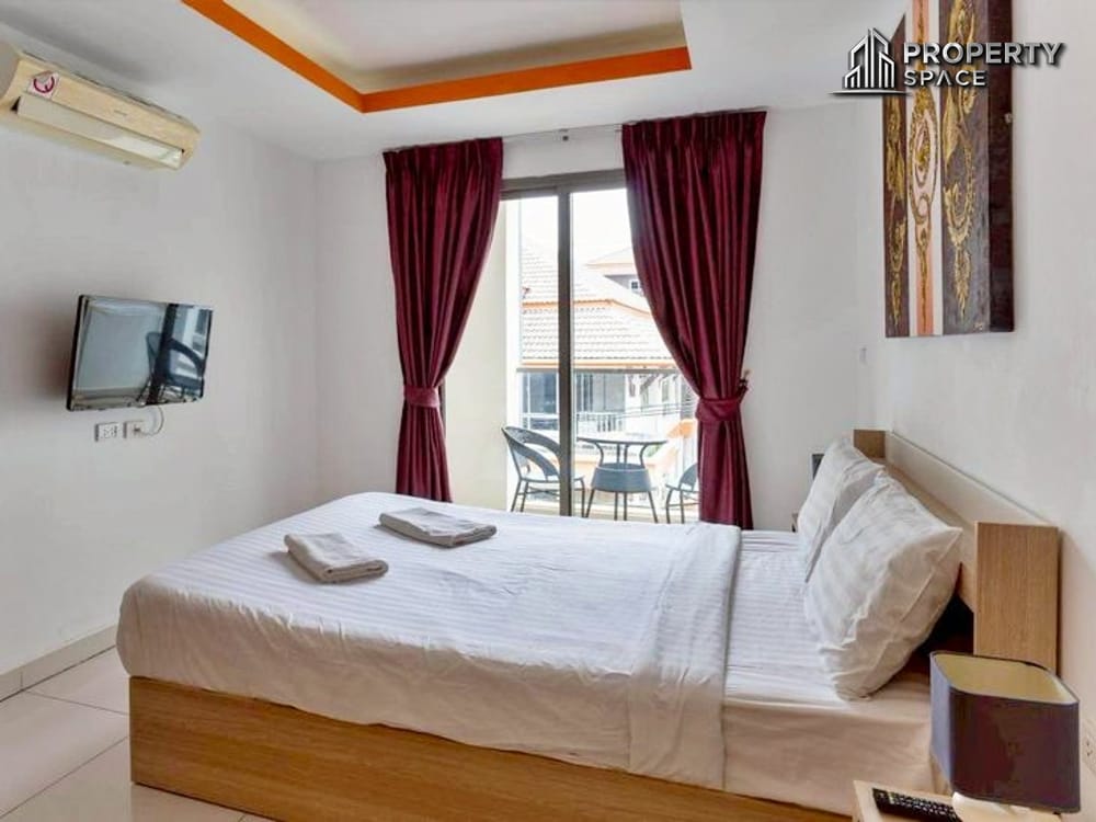 Foreign Quota Spacious 1-Bedroom Condo in C-View Residence Pattaya For Sale Image 7