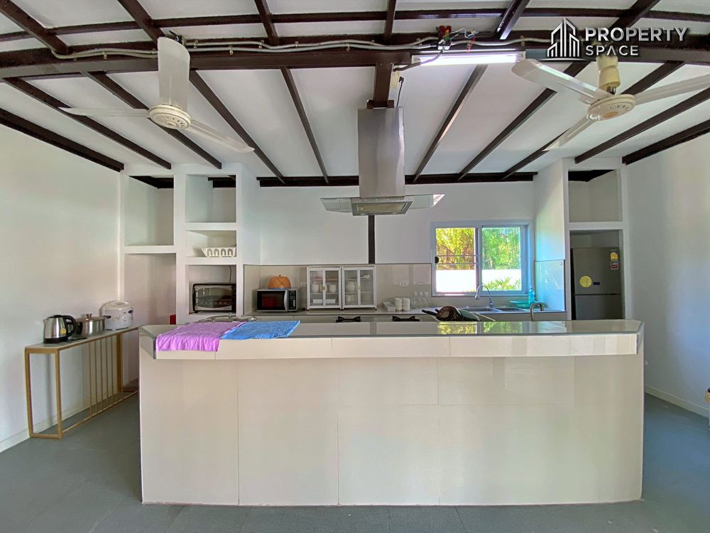 5 Bedroom Pool Villa In East Pattaya For Sale And Rent Image 10
