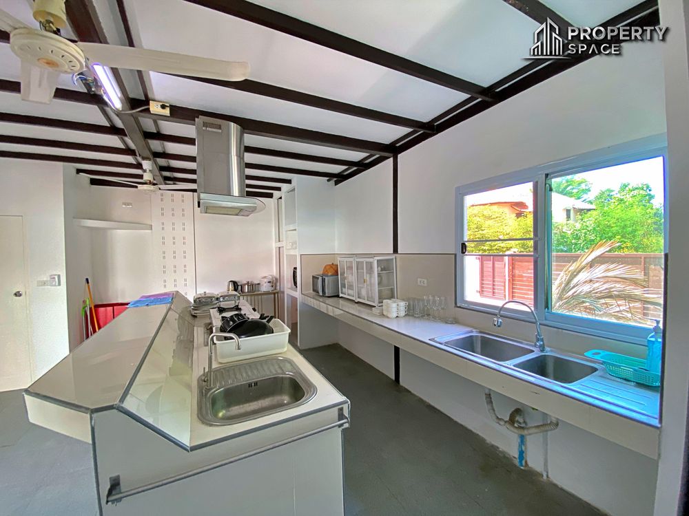5 Bedroom Pool Villa In East Pattaya For Sale And Rent Image 11