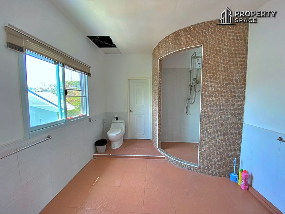 5 Bedroom Pool Villa In East Pattaya For Sale And Rent Image 31