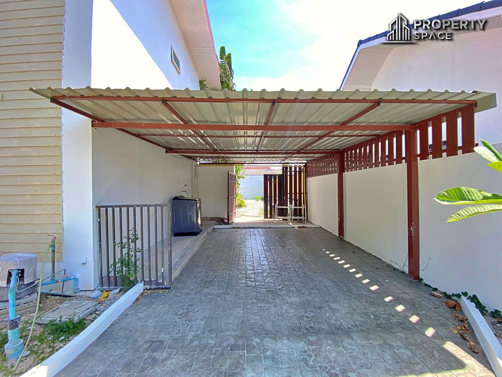 5 Bedroom Pool Villa In East Pattaya For Sale And Rent Image 33