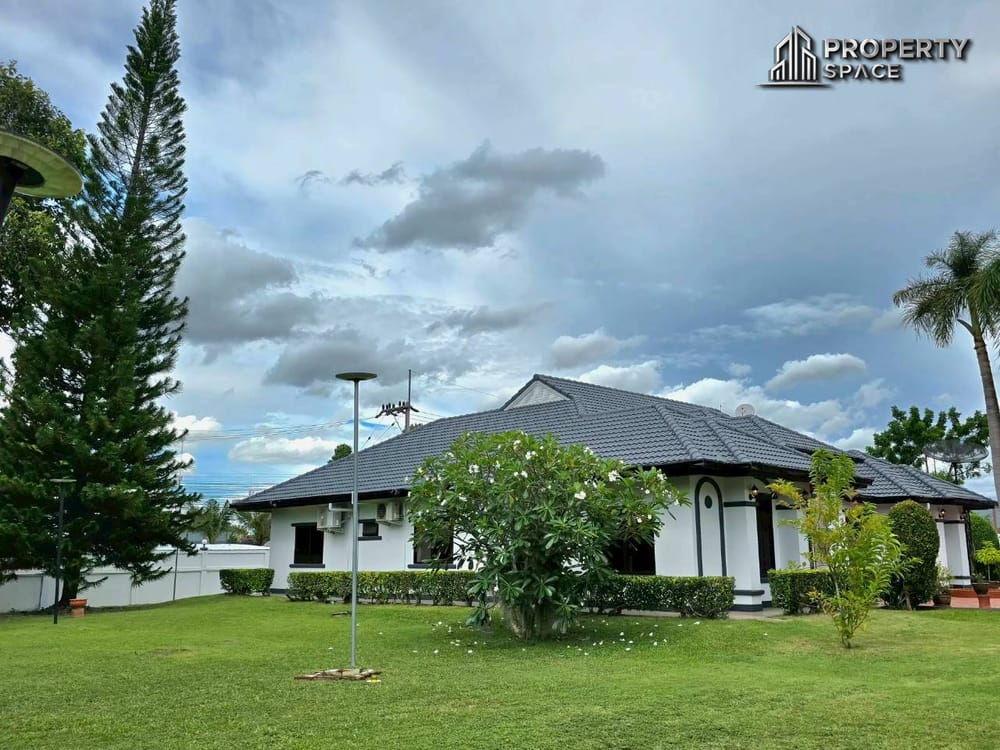 Big Land 4 Bedroom Pool Villa On 1 Rai Land In East Pattaya For Sale Image 36