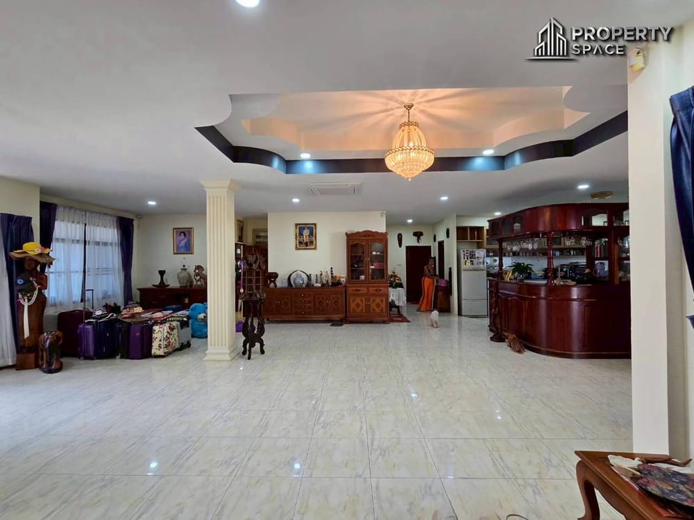Big Land 4 Bedroom Pool Villa On 1 Rai Land In East Pattaya For Sale Image 9