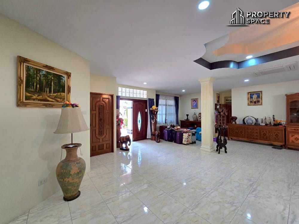 Big Land 4 Bedroom Pool Villa On 1 Rai Land In East Pattaya For Sale Image 8
