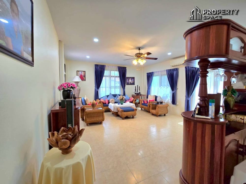 Big Land 4 Bedroom Pool Villa On 1 Rai Land In East Pattaya For Sale Image 18