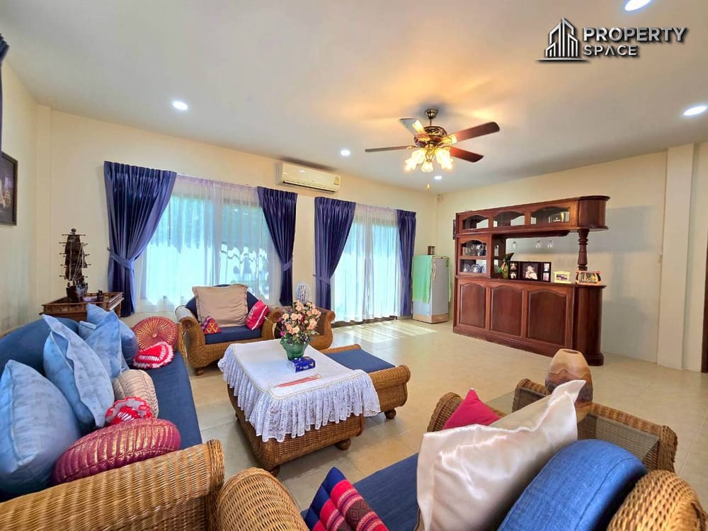 Big Land 4 Bedroom Pool Villa On 1 Rai Land In East Pattaya For Sale Image 20