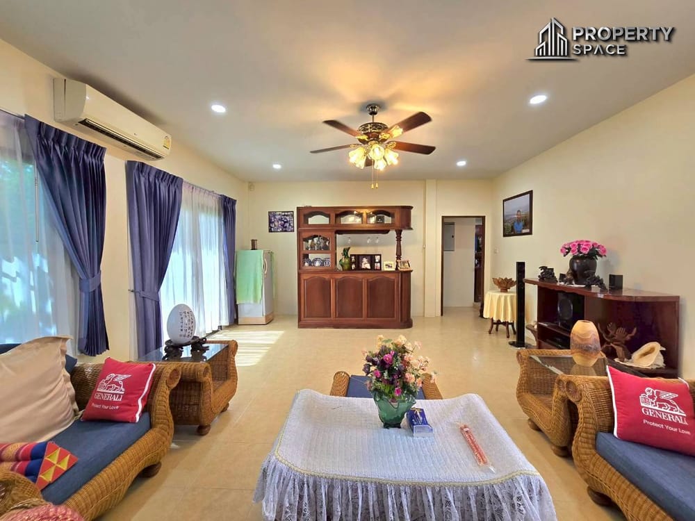 Big Land 4 Bedroom Pool Villa On 1 Rai Land In East Pattaya For Sale Image 21