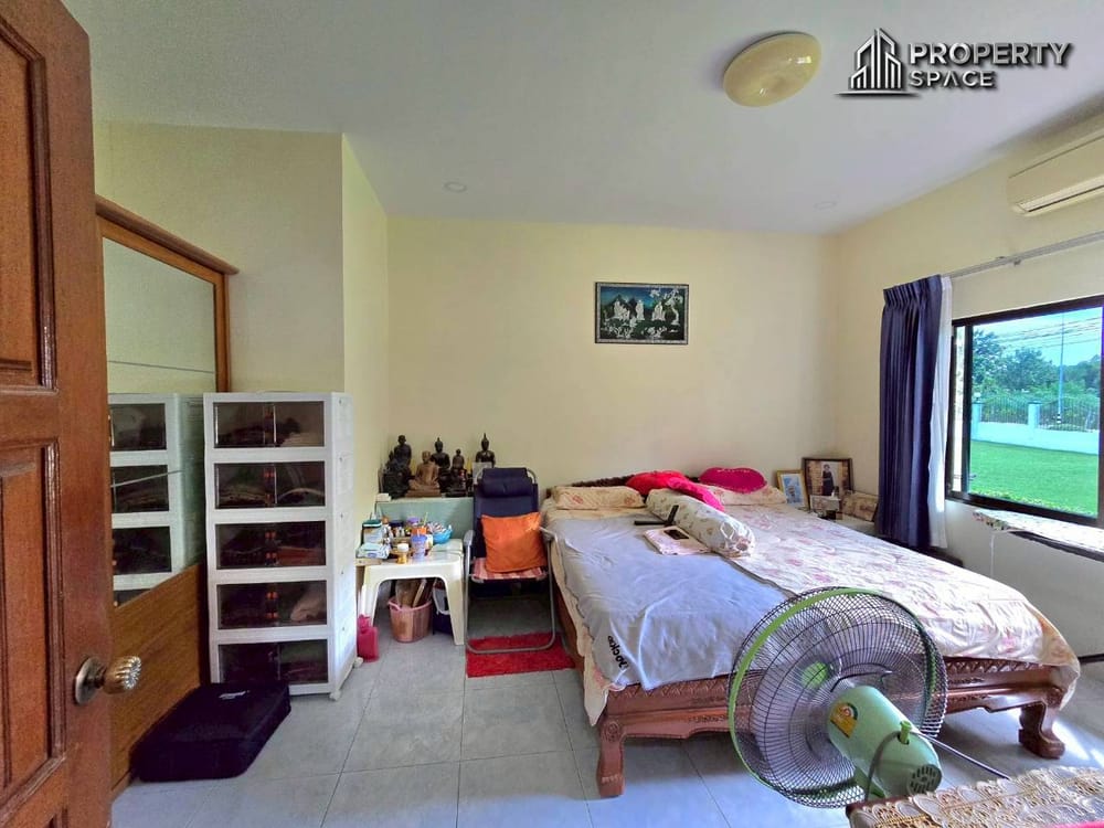Big Land 4 Bedroom Pool Villa On 1 Rai Land In East Pattaya For Sale Image 30