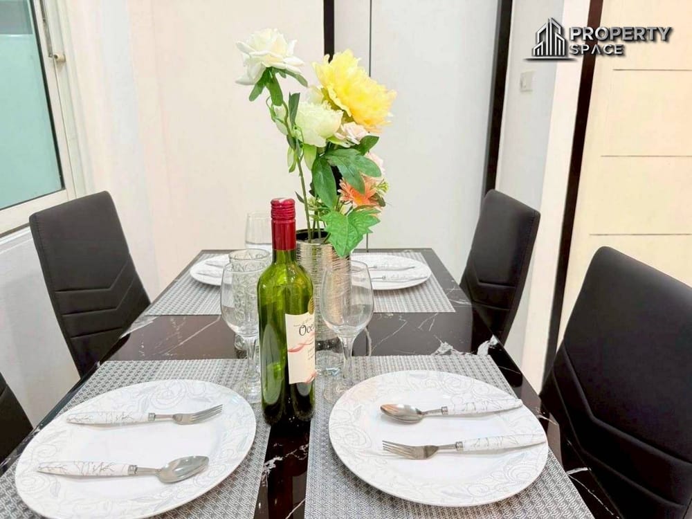 Renovated Single-Story 3-Bedroom Townhouse in Rattanagorn Village 21 For Sale Image 11