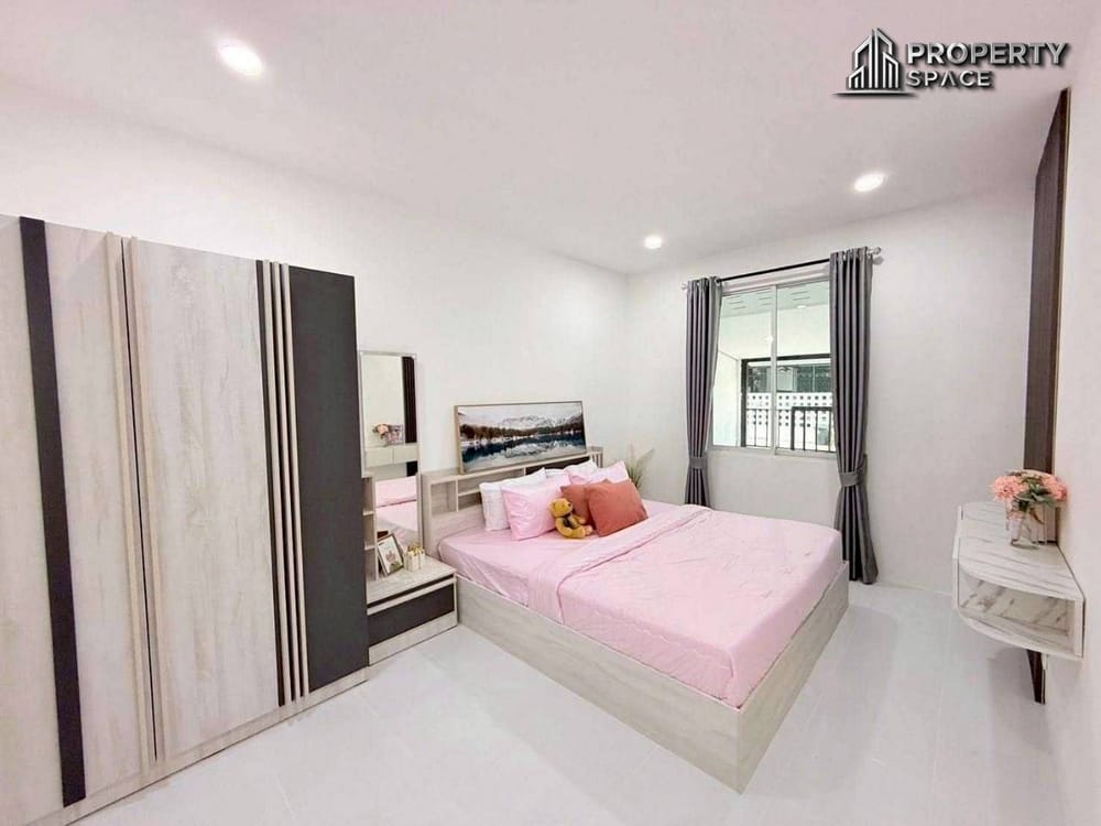 Renovated Single-Story 3-Bedroom Townhouse in Rattanagorn Village 21 For Sale Image 13