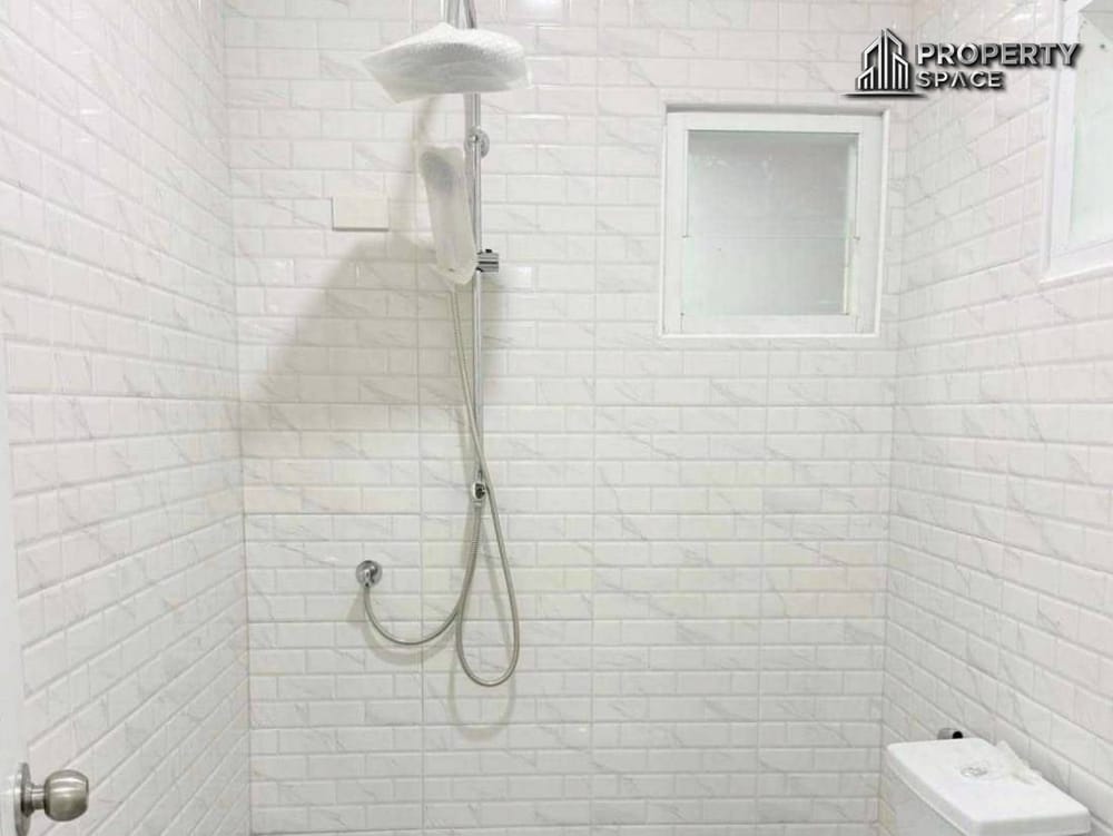 Renovated Single-Story 3-Bedroom Townhouse in Rattanagorn Village 21 For Sale Image 19