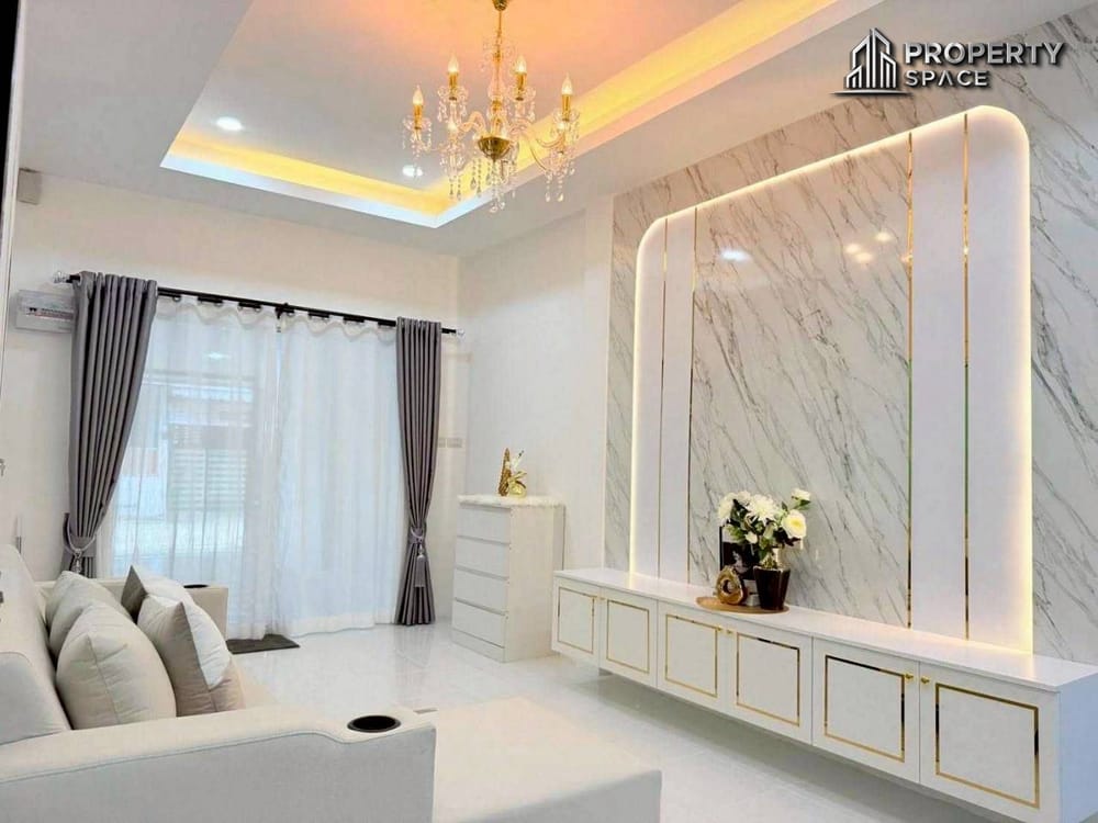 Renovated Single-Story 3-Bedroom Townhouse in Rattanagorn Village 21 For Sale Image 6
