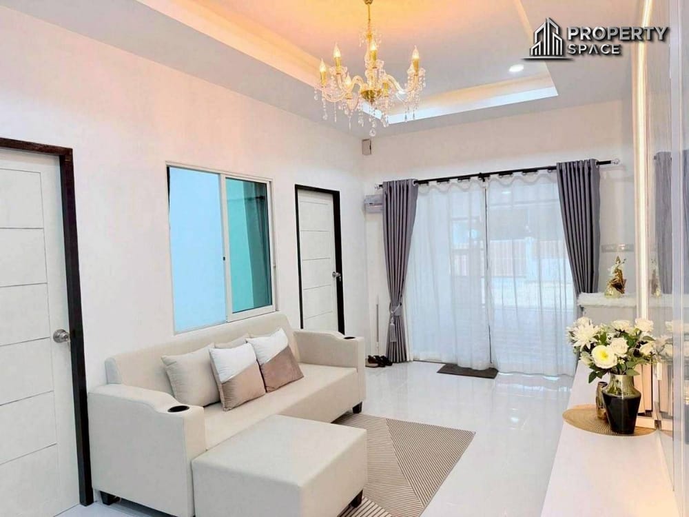 Renovated Single-Story 3-Bedroom Townhouse in Rattanagorn Village 21 For Sale Image 6