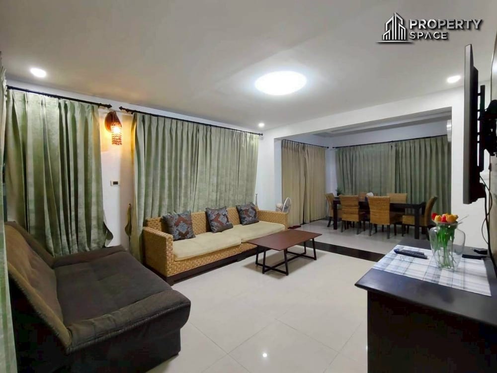 Spacious 5 Bedroom Pool Villa In North Pattaya For Rent Image 6