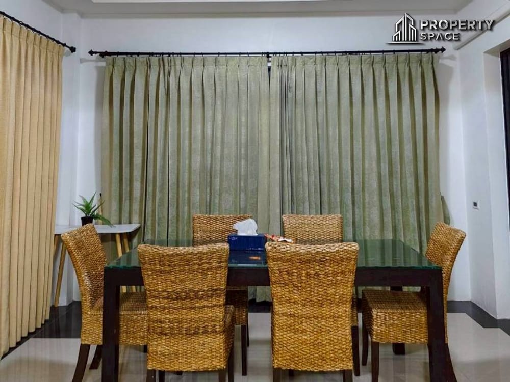 Spacious 5 Bedroom Pool Villa In North Pattaya For Rent Image 8