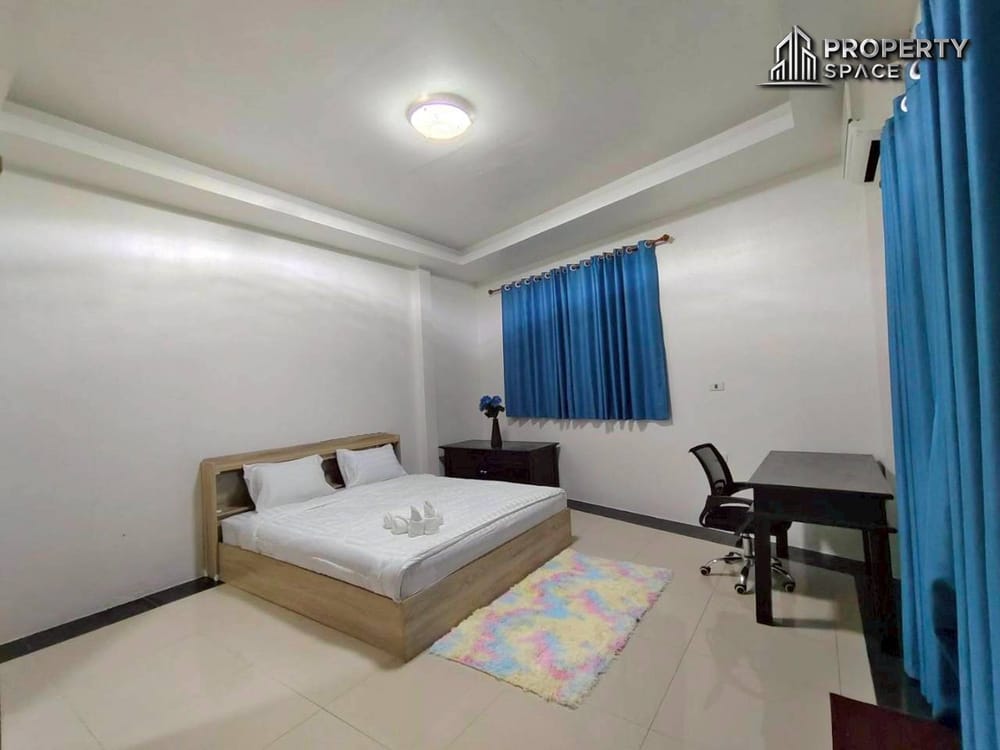 Spacious 5 Bedroom Pool Villa In North Pattaya For Rent Image 12