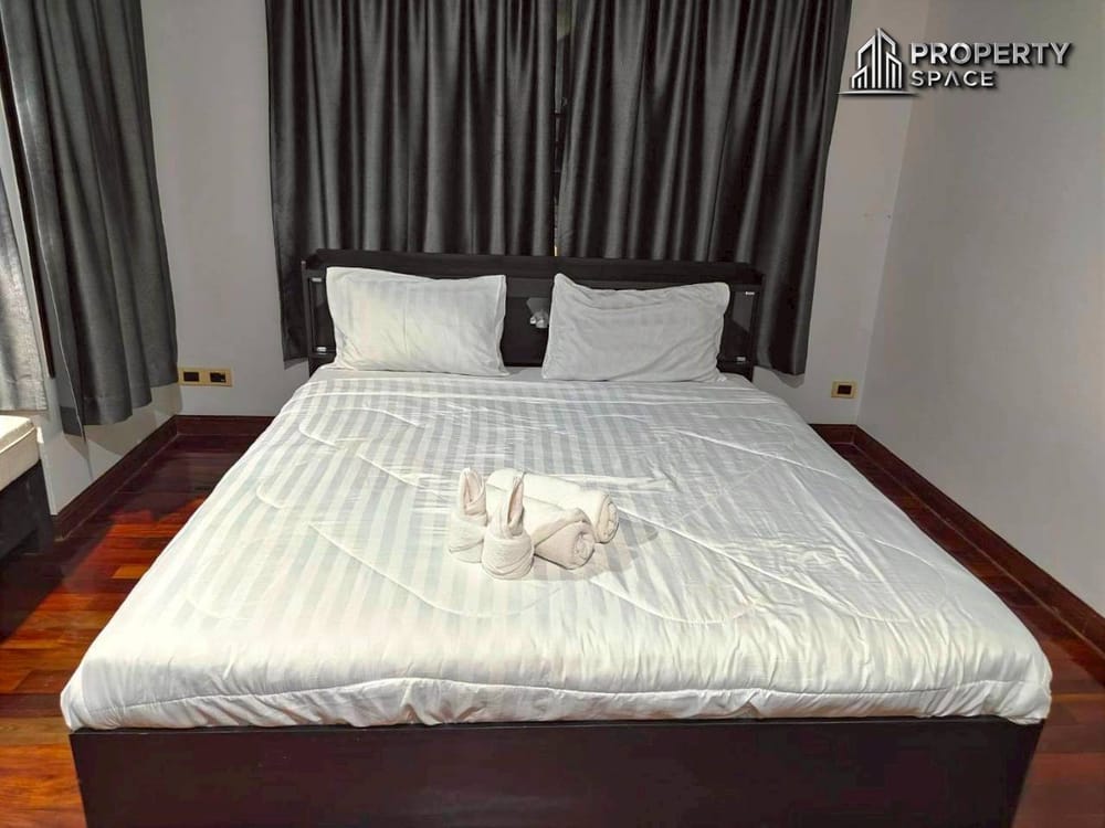 Spacious 5 Bedroom Pool Villa In North Pattaya For Rent Image 18