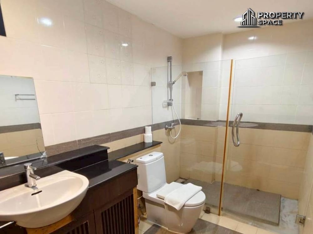 Spacious 5 Bedroom Pool Villa In North Pattaya For Rent Image 20