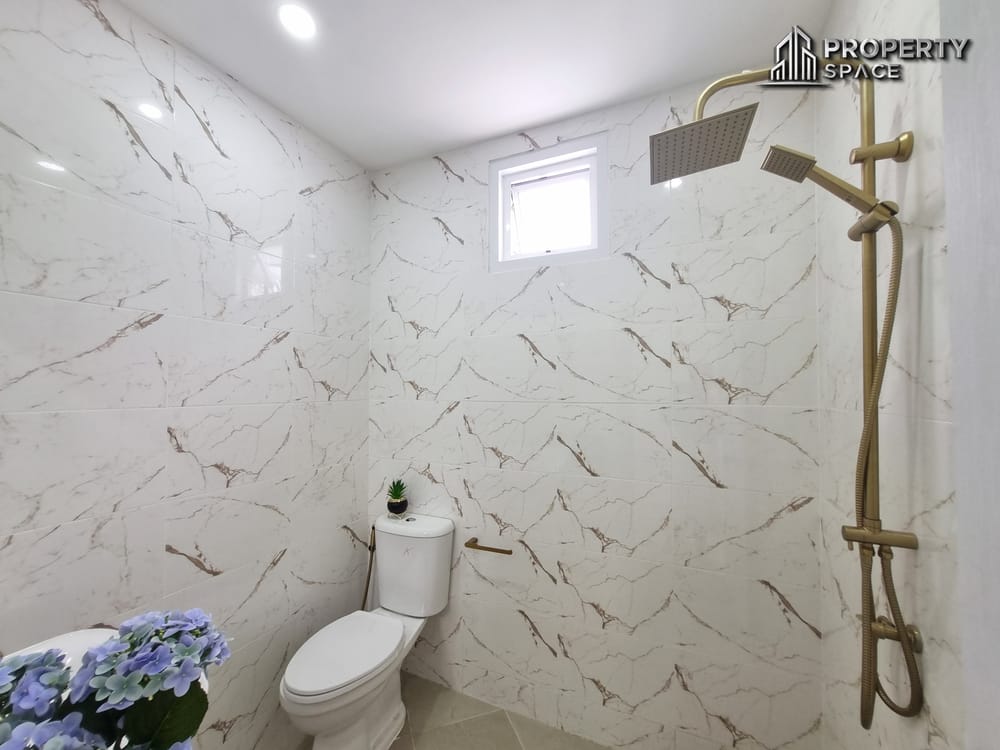 5 Bedroom Modern Luxury Pool Villa In North Pattaya For Sale (Installment Option Available) Image 33