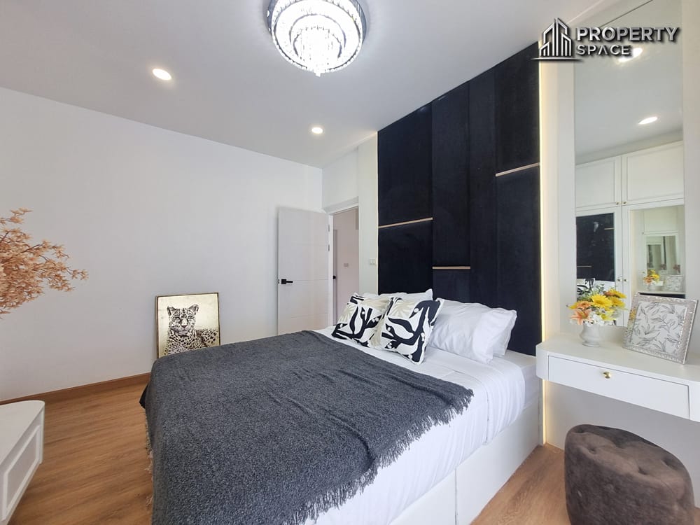 5 Bedroom Modern Luxury Pool Villa In North Pattaya For Sale (Installment Option Available) Image 27