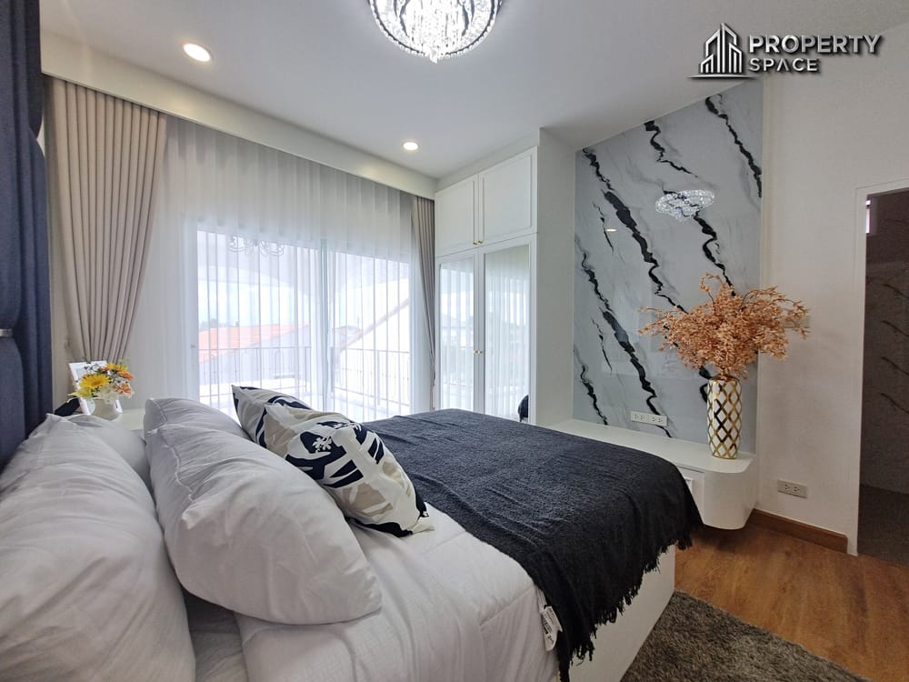 5 Bedroom Modern Luxury Pool Villa In North Pattaya For Sale (Installment Option Available) Image 26
