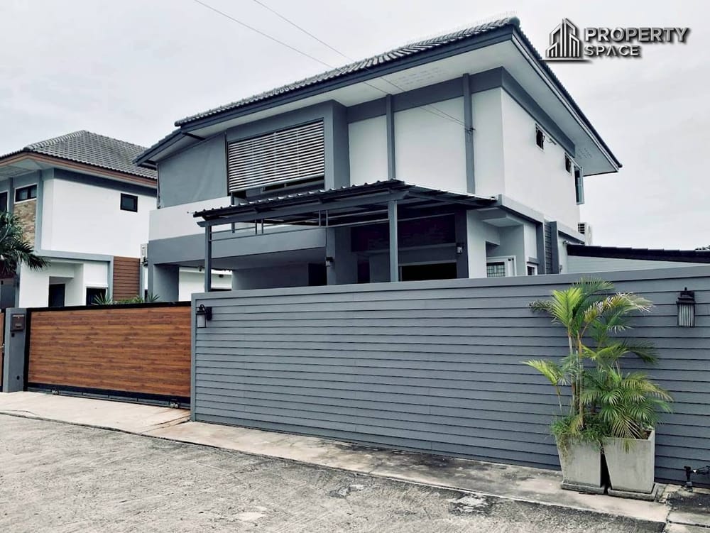3 Bedroom 2-Story Pool Villa in Uraiwan Park View Pattaya For Rent Image 3