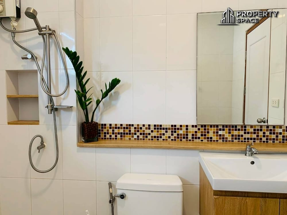 3 Bedroom 2-Story Pool Villa in Uraiwan Park View Pattaya For Rent Image 18