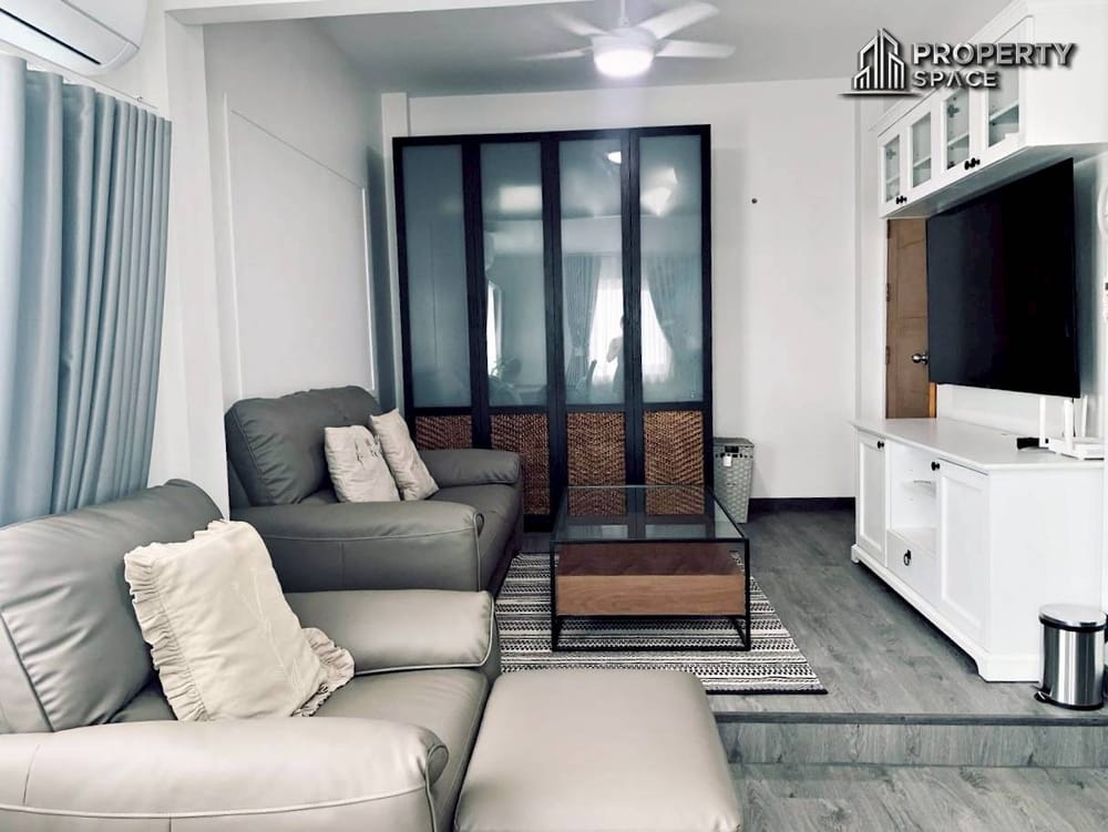 3 Bedroom 2-Story Pool Villa in Uraiwan Park View Pattaya For Rent Image 16