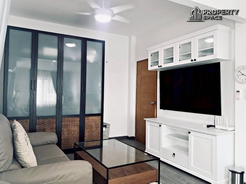 3 Bedroom 2-Story Pool Villa in Uraiwan Park View Pattaya For Rent Image 17