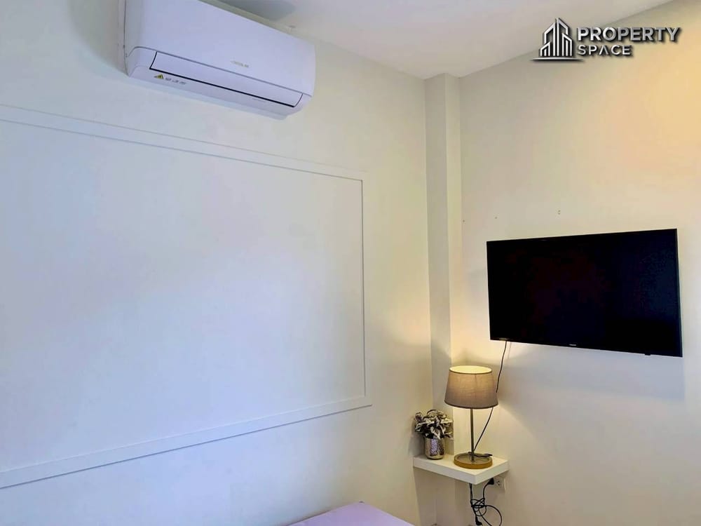 3 Bedroom 2-Story Pool Villa in Uraiwan Park View Pattaya For Rent Image 22