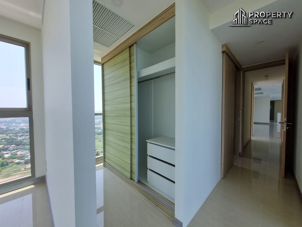 Luxury 5 Bedroom Duplex In Riviera Jomtien Pattaya Condo For Sale Image 15