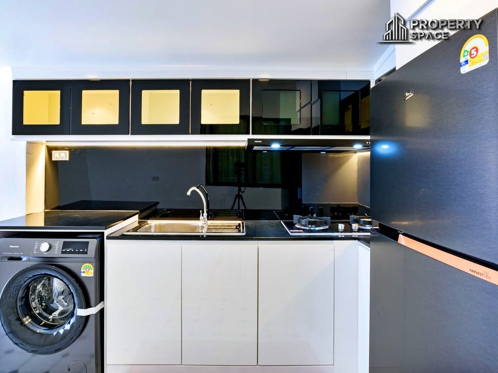 Elegant English-Style 3-Bedroom House in Soi Noen Plabwan Pattaya For Sale Image 12