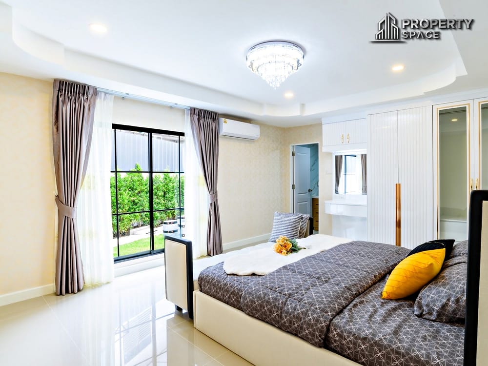 Elegant English-Style 3-Bedroom House in Soi Noen Plabwan Pattaya For Sale Image 14