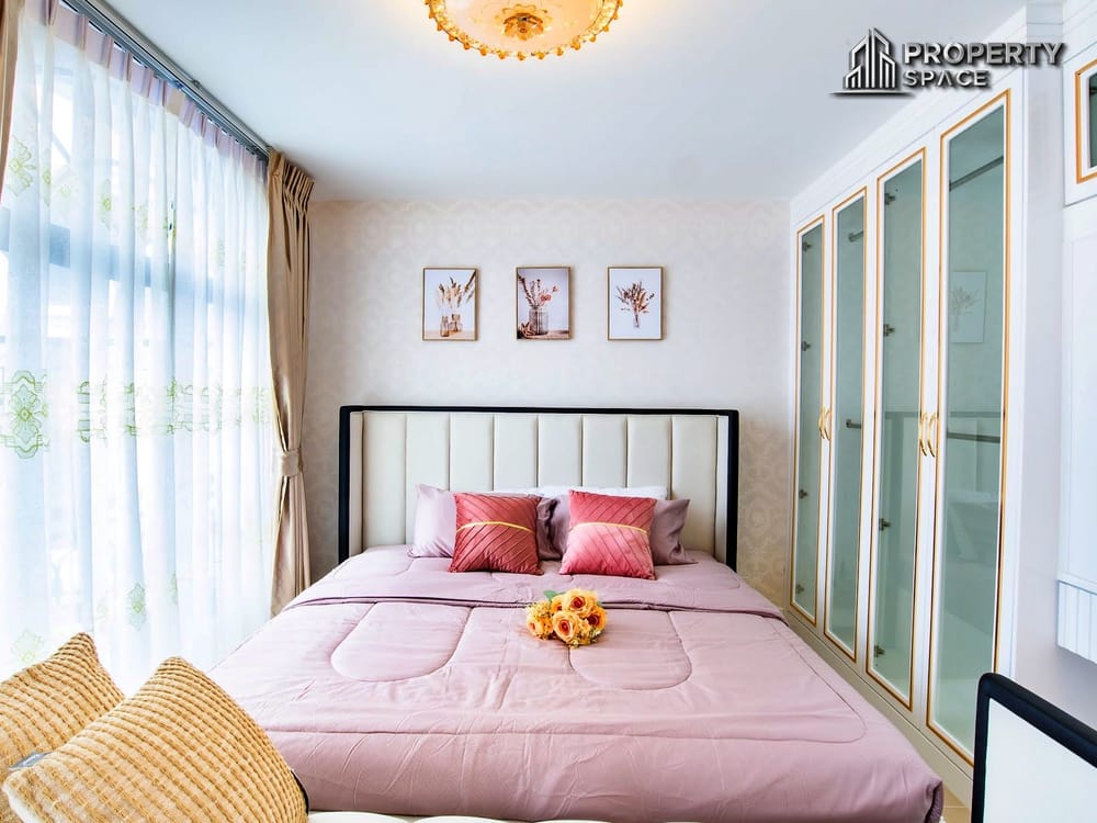 Elegant English-Style 3-Bedroom House in Soi Noen Plabwan Pattaya For Sale Image 19