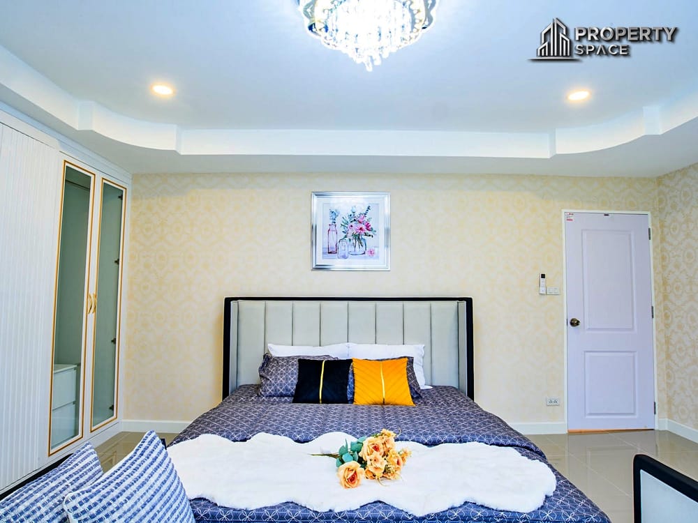 Elegant English-Style 3-Bedroom House in Soi Noen Plabwan Pattaya For Sale Image 13