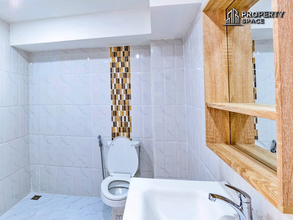 Elegant English-Style 3-Bedroom House in Soi Noen Plabwan Pattaya For Sale Image 21