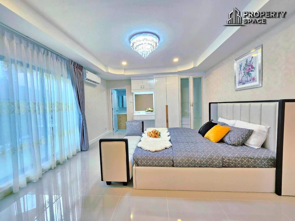 Elegant English-Style 3-Bedroom House in Soi Noen Plabwan Pattaya For Sale Image 16