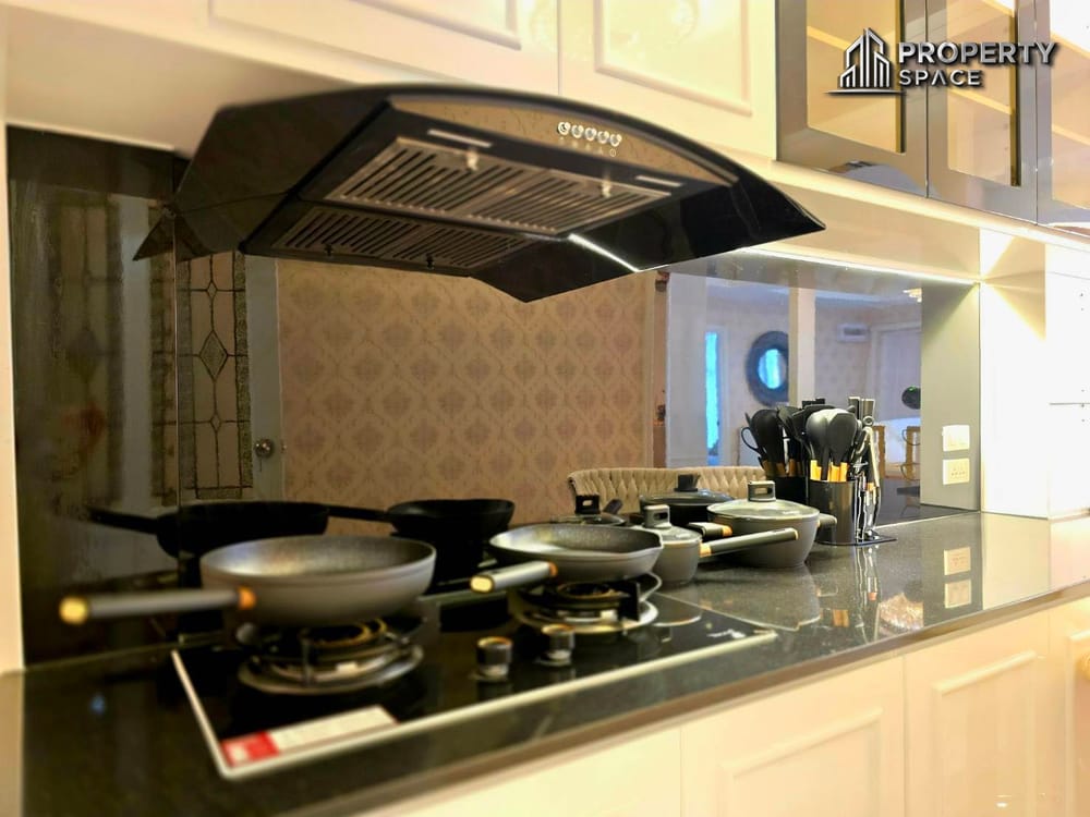 Elegant English-Style 3-Bedroom House in Soi Noen Plabwan Pattaya For Sale Image 22