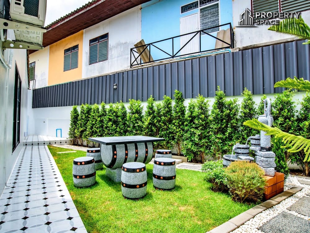 Elegant English-Style 3-Bedroom House in Soi Noen Plabwan Pattaya For Sale Image 24