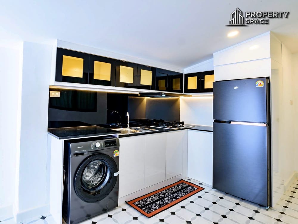 Elegant English-Style 3-Bedroom House in Soi Noen Plabwan Pattaya For Sale Image 11