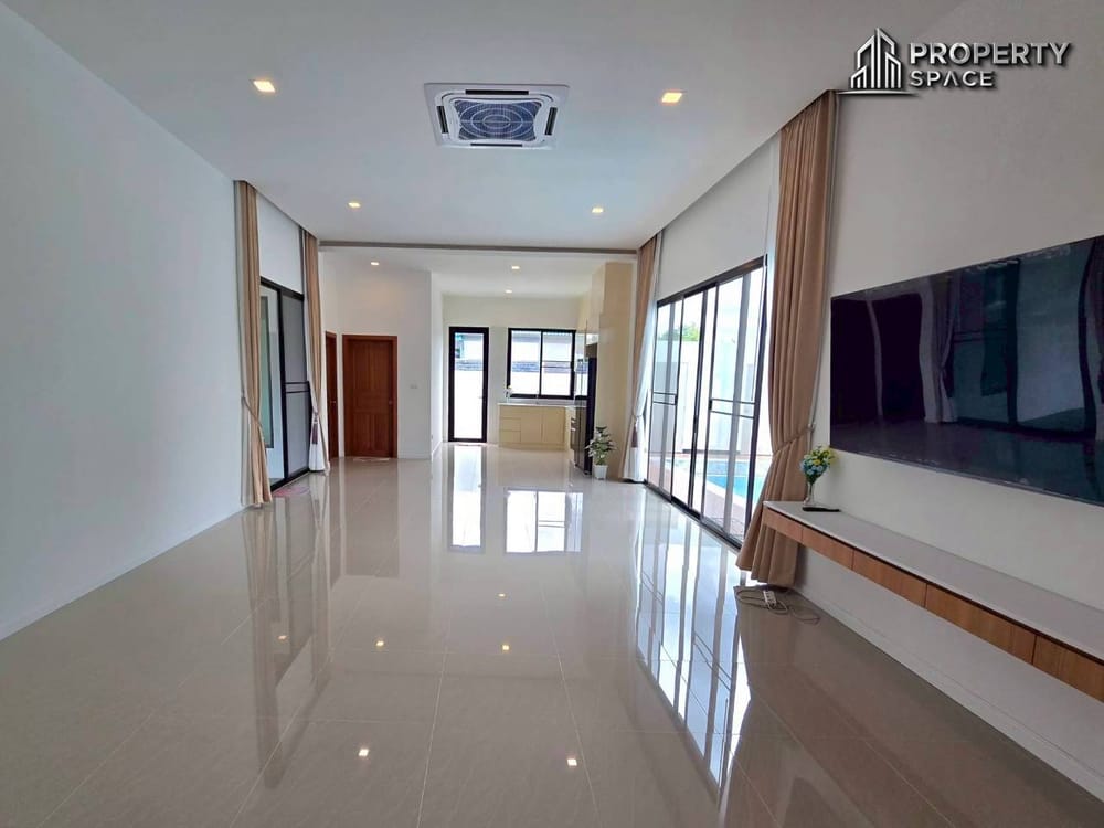 Modern 4 Bedroom Pool Villa In East Pattaya For Sale Image 6