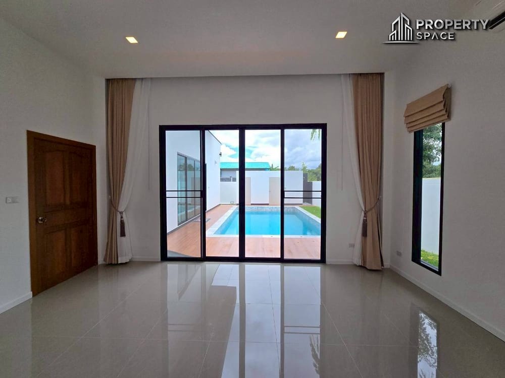 Modern 4 Bedroom Pool Villa In East Pattaya For Sale Image 9