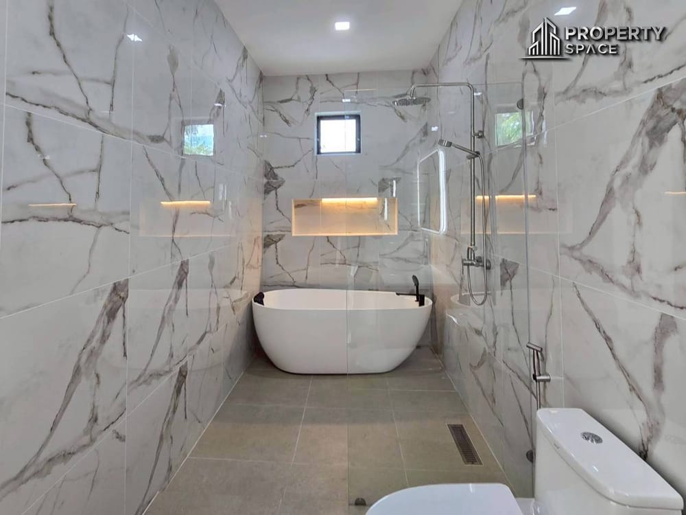 Modern 4 Bedroom Pool Villa In East Pattaya For Sale Image 11